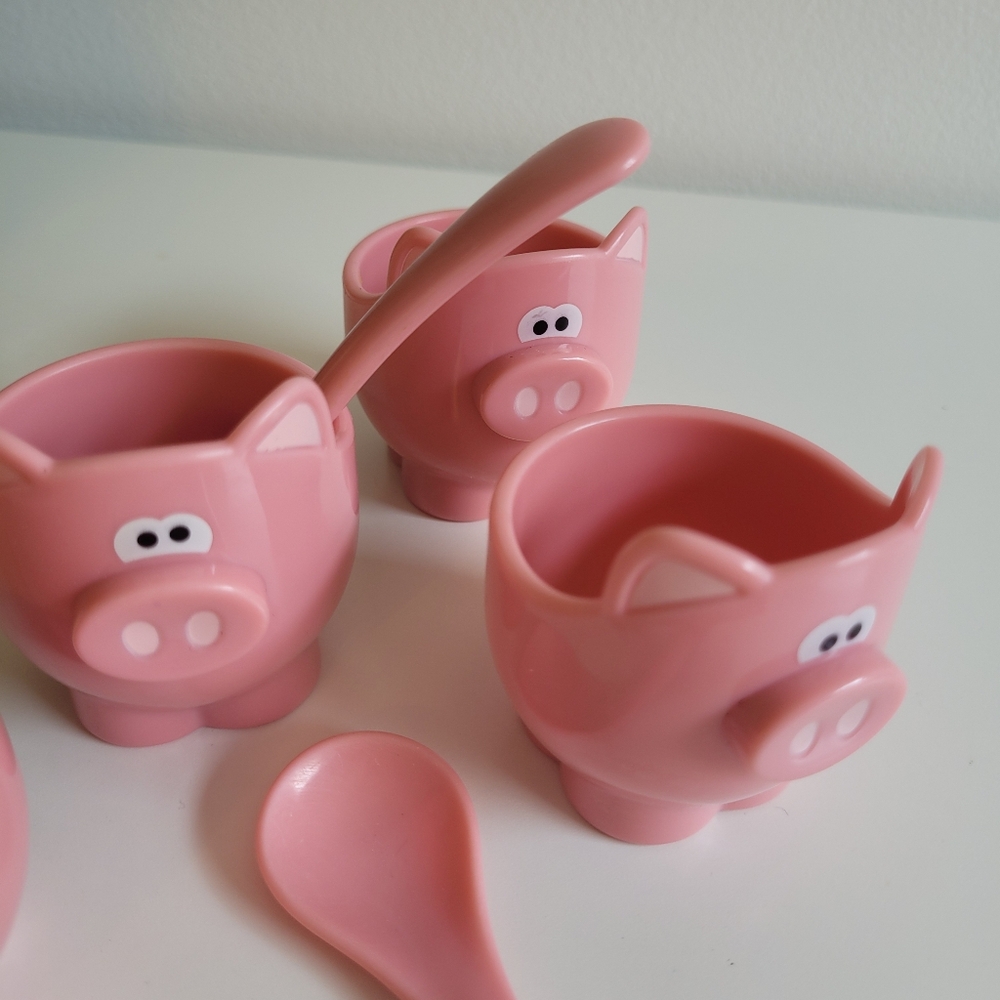Joie Novelty Pink Piggy 4 Egg Cups with 3 Spoons